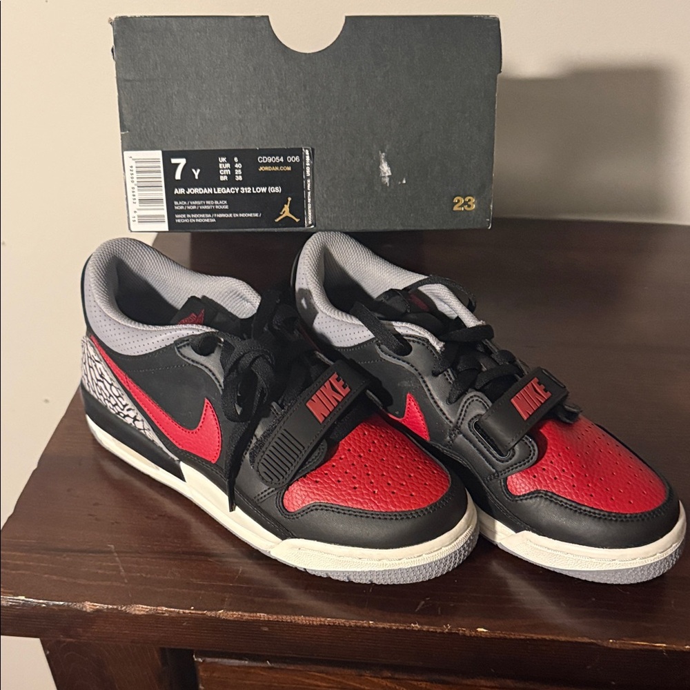 Nike Kids' Red & Black Air Jordan Legacy 312 Low